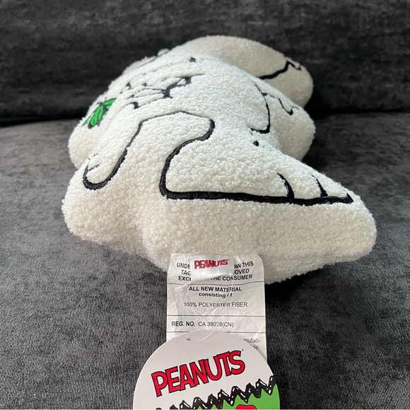 NWT Snoopy Christmas Throw Pillow - Picture 4 of 6